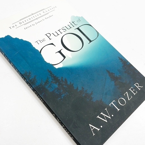 The Pursuit of God by A.W. Tozer paperback book - Picture 1 of 4